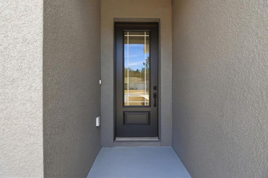 Exterior details and patio area of a home in , Ocala (Image 4).