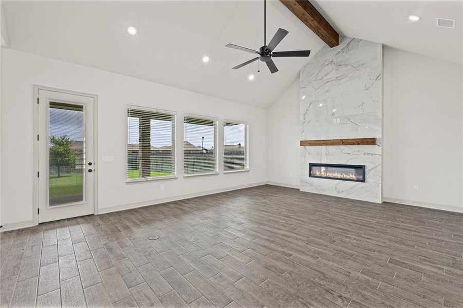 Spacious, unfurnished interior of a new home in , Troy (Image 31).