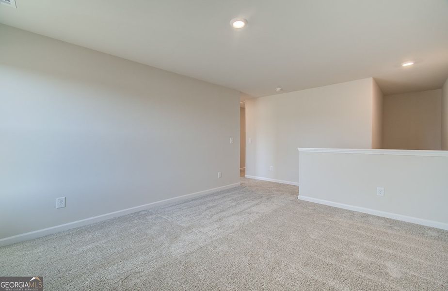 Spacious, unfurnished interior of a new home in Crofton Place Enclave, Snellville (Image 21).