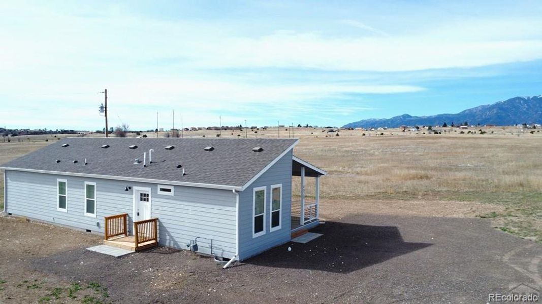 Exterior details and patio area of a home in , Colorado City (Image 17).