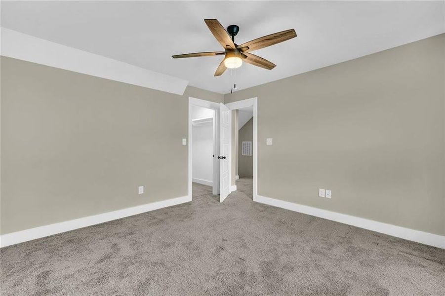 Spacious, unfurnished interior of a new home in , Macon (Image 32).