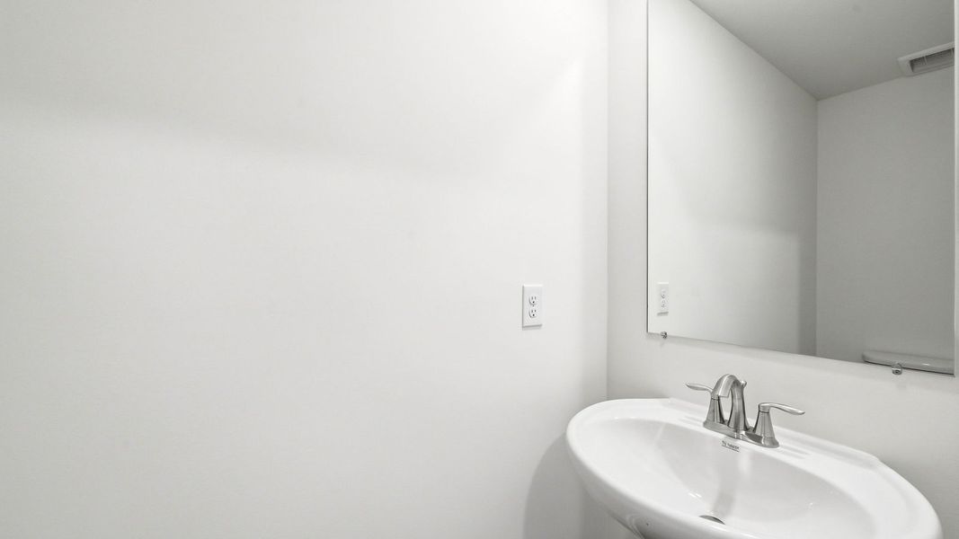 Close-up of interior finishes inside a home in Oak Hill, Vonore (Image 12).