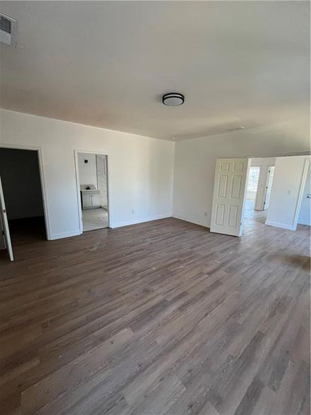 Spacious, unfurnished interior of a new home in , Atlanta (Image 14).