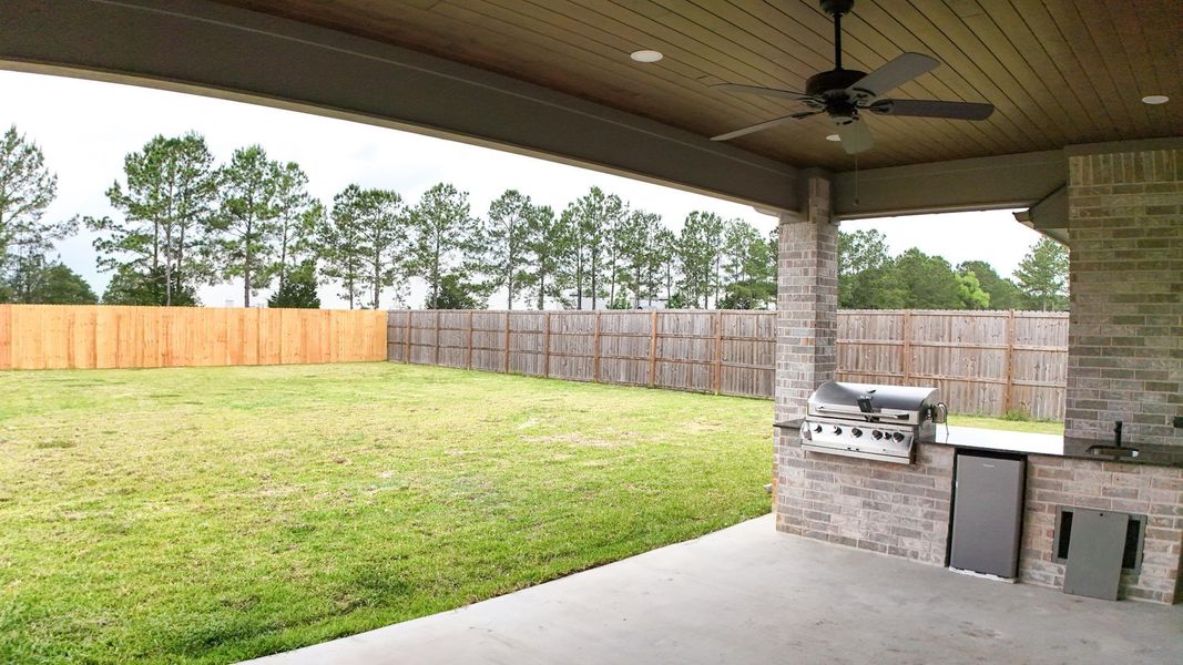 Exterior details and patio area of a home in , Lumberton (Image 4).