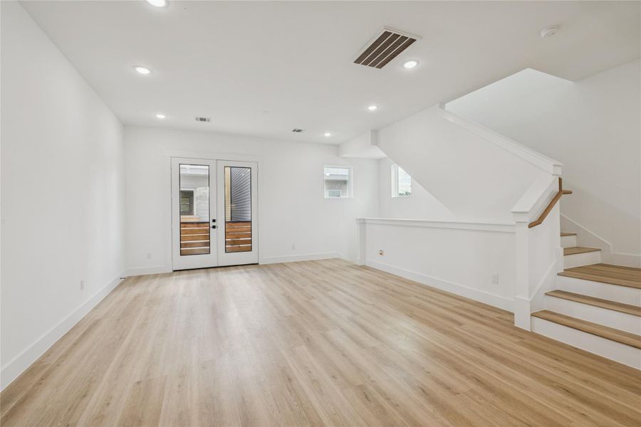 Spacious, unfurnished interior of a new home in , Houston (Image 18).