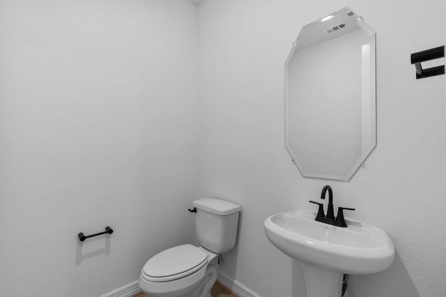 Sample product photo. Actual exterior and interior selections may vary by homesite. Photo may be virtually staged.