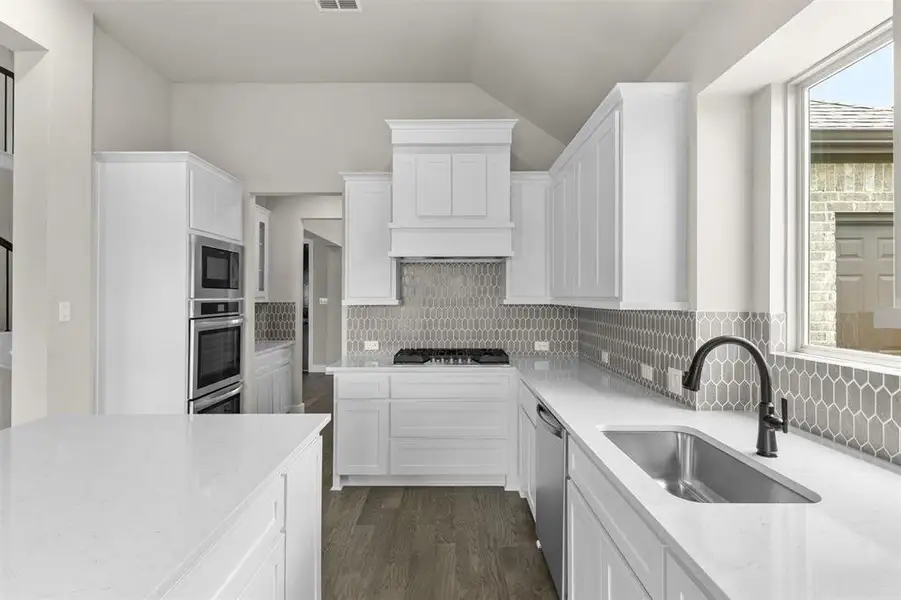 Furnished interior view inside a new home in Woodcreek, Rockwall (Image 11).