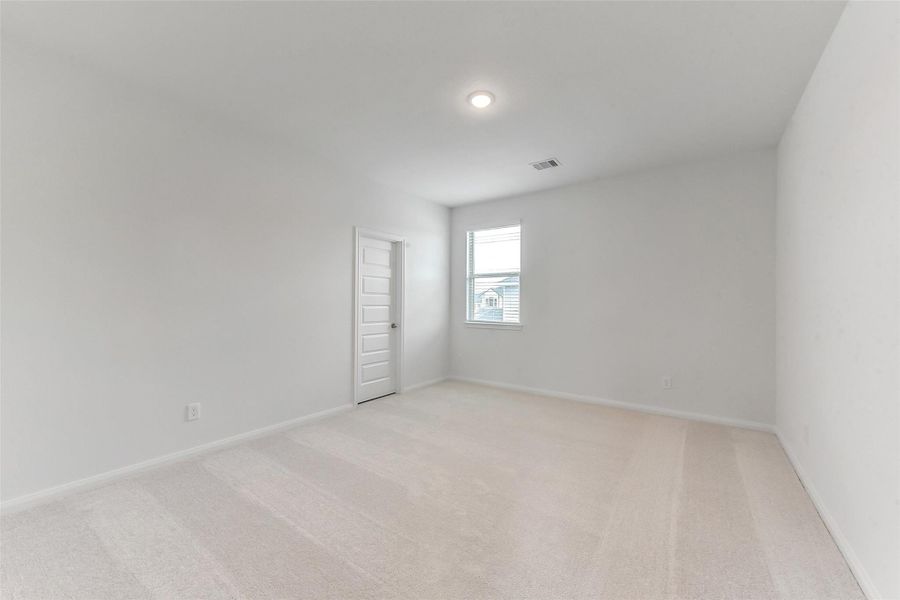 Spacious, unfurnished interior of a new home in Anderson Lakes, Houston (Image 30).