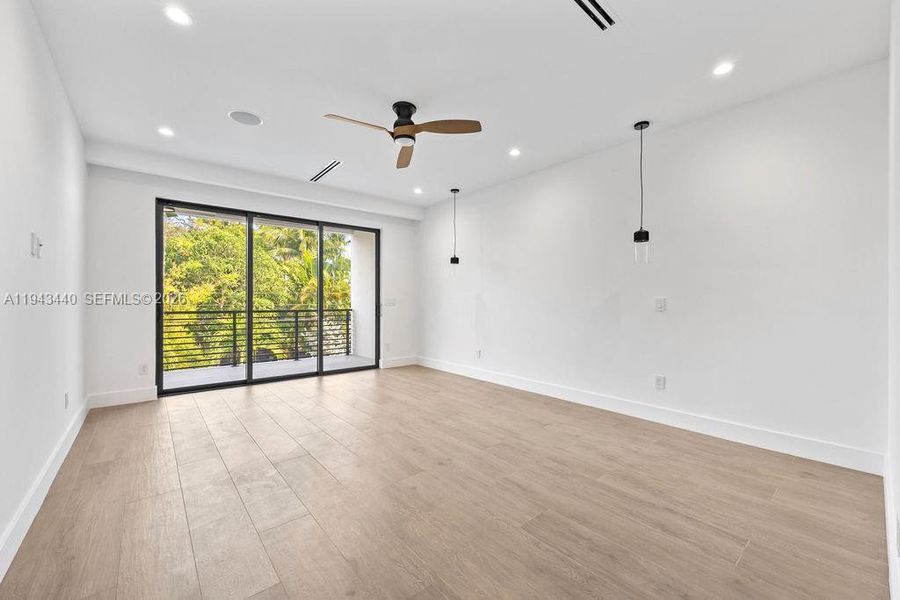 Spacious, unfurnished interior of a new home in , Fort Lauderdale (Image 68). Spacious, unfurnished interior of a new home in , Fort Lauderdale (Image 68).