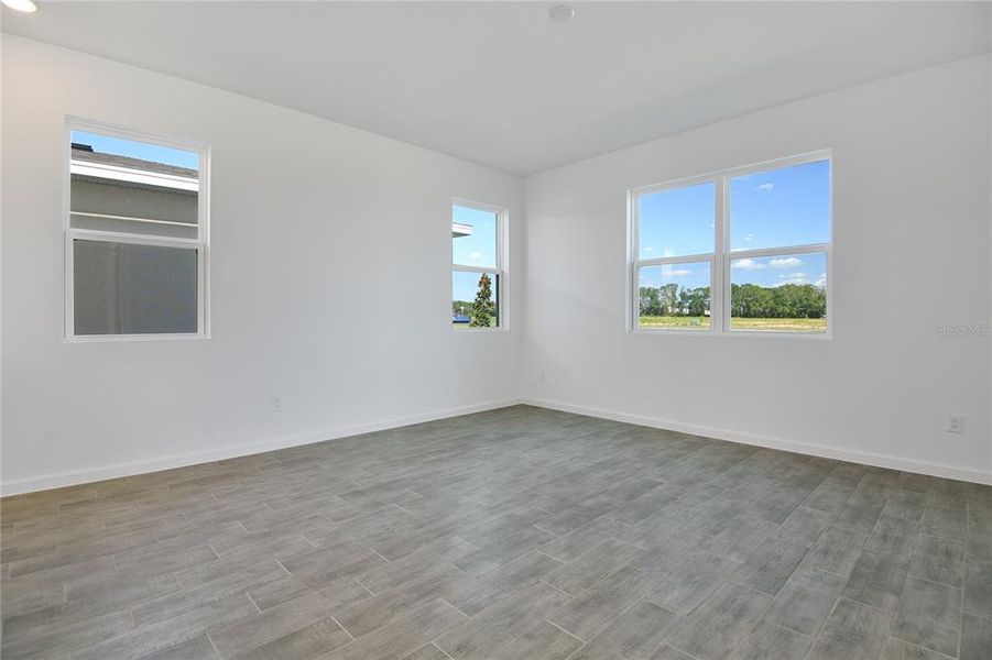 Spacious, unfurnished interior of a new home in Seasons at Aurora Oaks, Ocala (Image 10).