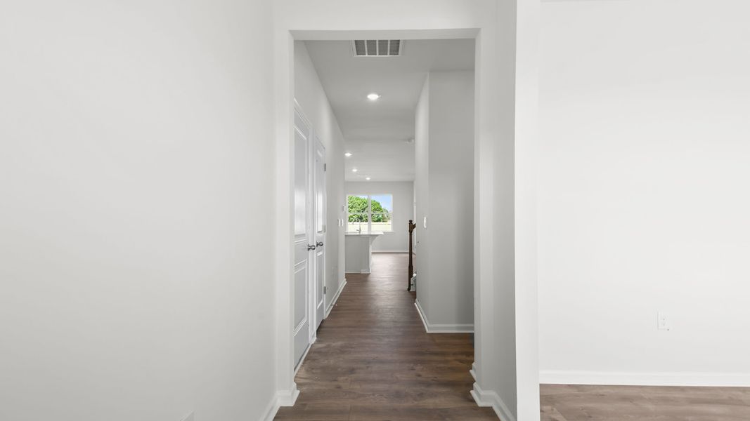 Spacious, unfurnished interior of a new home in Foxbank, Gray Court (Image 13).