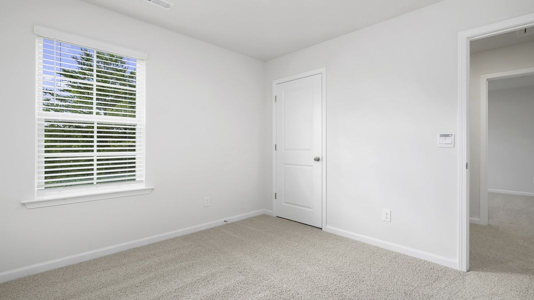 Spacious, unfurnished interior of a new home in Willow Mill, Thomasville (Image 14).