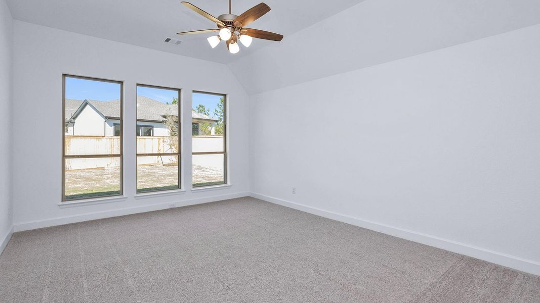 Spacious, unfurnished interior of a new home in Kresston 50', Magnolia (Image 11).