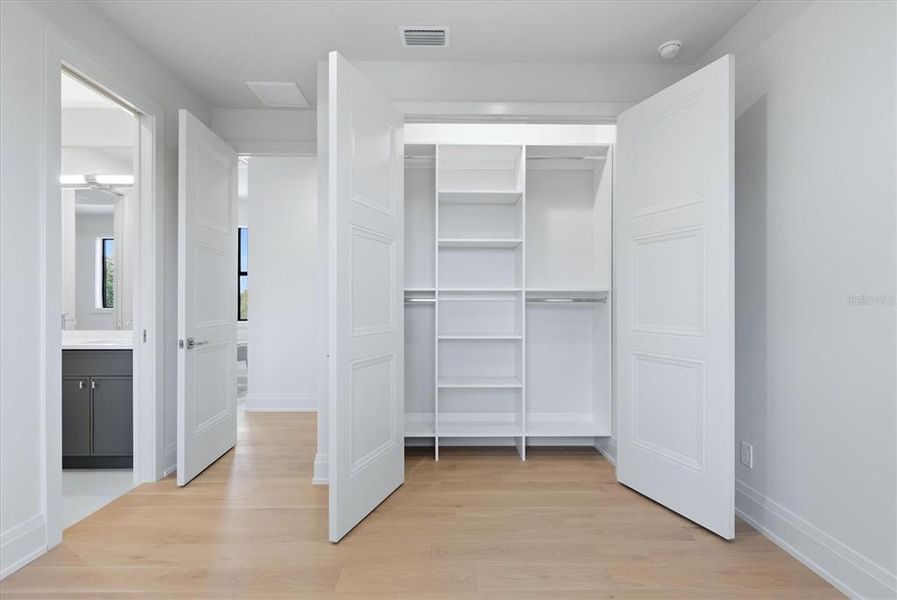 Spacious, unfurnished interior of a new home in , Sarasota (Image 63).