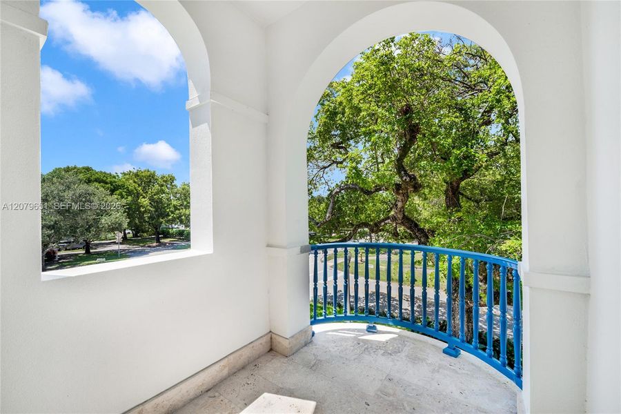 Exterior details and patio area of a home in , Coral Gables (Image 27).