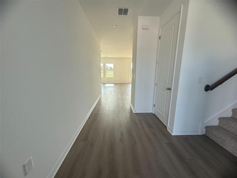 Spacious, unfurnished interior of a new home in Tyson Reserve, St. Cloud (Image 12).