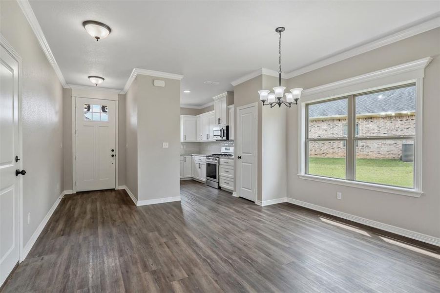 Spacious, unfurnished interior of a new home in , Lindale (Image 12).