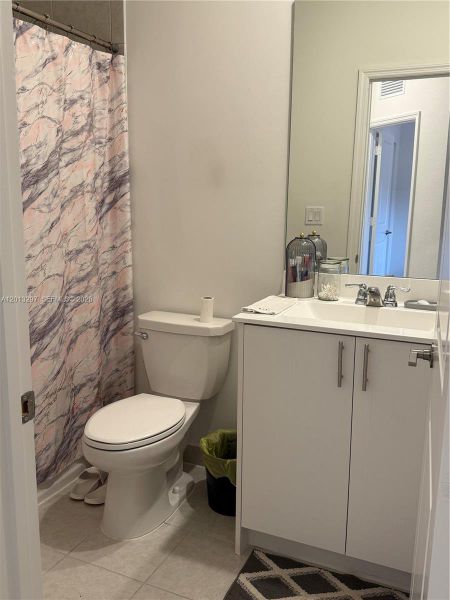 Furnished interior view inside a new home in , Miami (Image 6).