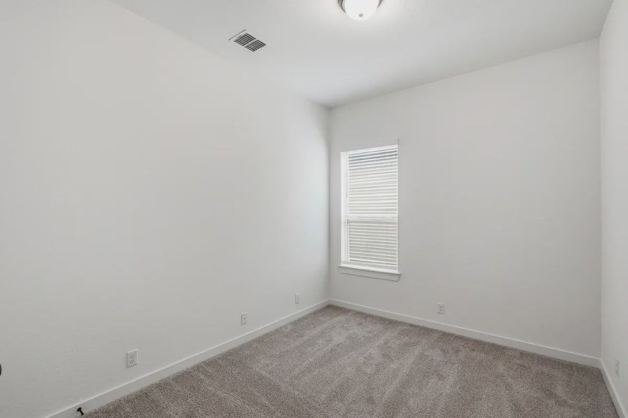Spacious, unfurnished interior of a new home in The Crossvine, Schertz (Image 34).