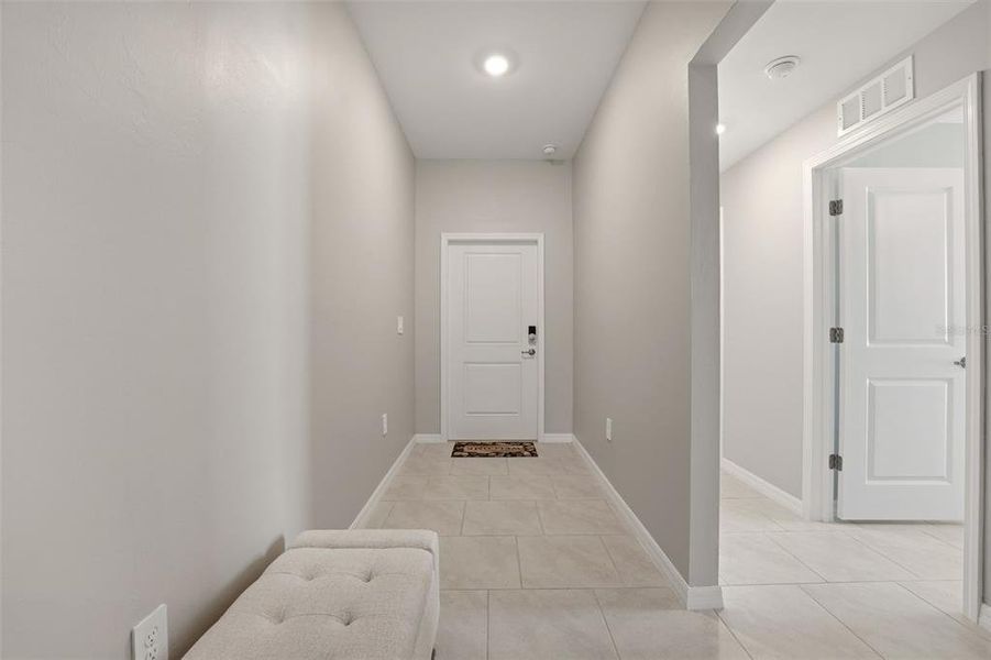 Spacious, unfurnished interior of a new home in Rotonda Lakes, Rotonda West (Image 25). Spacious, unfurnished interior of a new home in Rotonda Lakes, Rotonda West (Image 25).