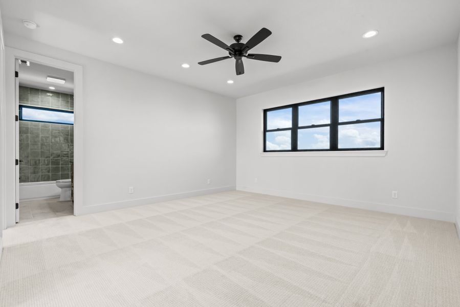 Spacious, unfurnished interior of a new home in Eagles Bluff, Hudson Oaks (Image 42). Spacious, unfurnished interior of a new home in Eagles Bluff, Hudson Oaks (Image 42).
