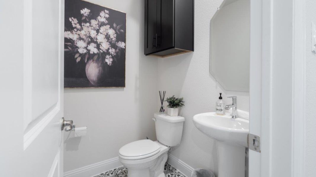 Furnished interior view inside a new home in Waterbend, Euless (Image 9).