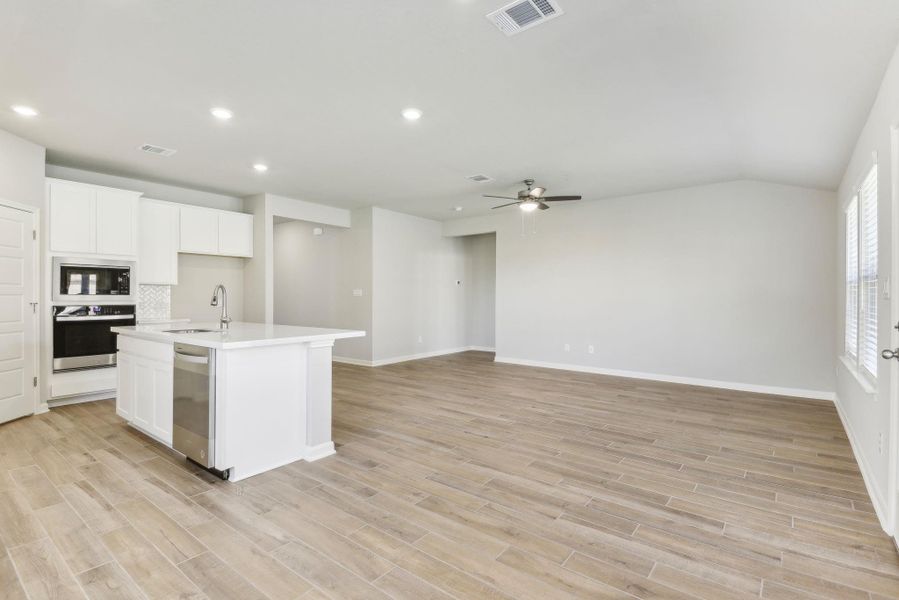 Photo is not of the actual home but is an inspirational photo of builder’s model home and may depict options, furnishings, and/or decorator features that are not included.