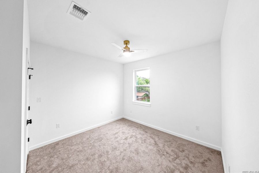 Spacious, unfurnished interior of a new home in , San Antonio (Image 21).
