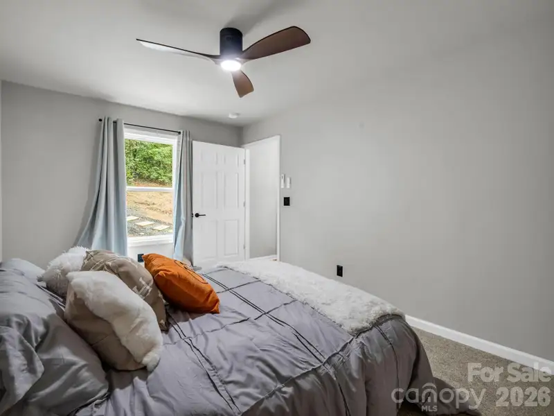 257 Roadrunner Circle Lake Lure NC 28746-27