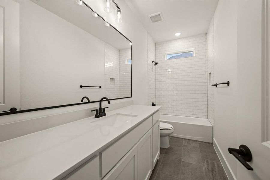 Furnished interior view inside a new home in Highland Oaks, Boyd (Image 11).
