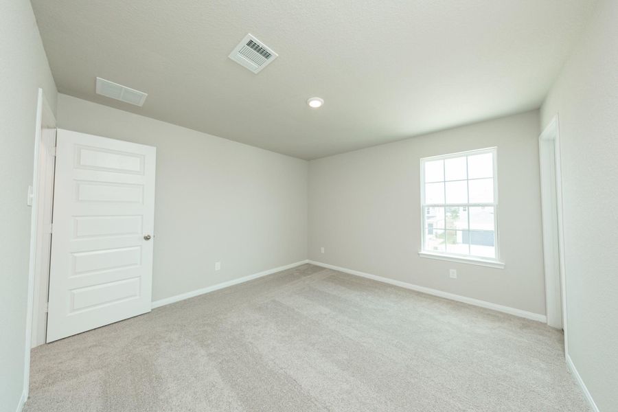 Spacious, unfurnished interior of a new home in Cliffstone Hills, Conroe (Image 9). Spacious, unfurnished interior of a new home in Cliffstone Hills, Conroe (Image 9).