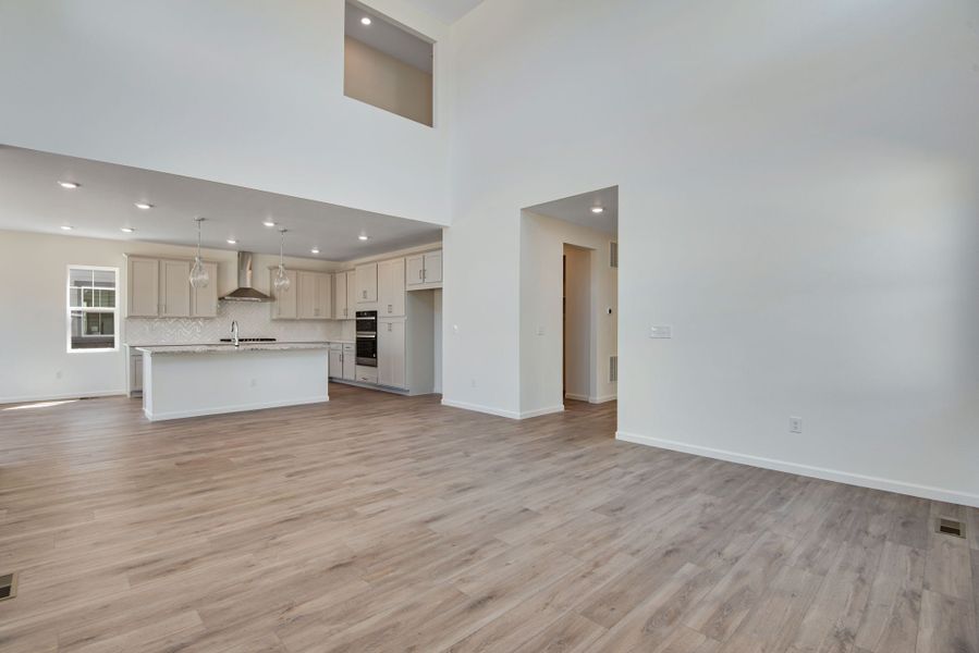 Spacious, unfurnished interior of a new home in The Aurora Highlands, Aurora (Image 20).