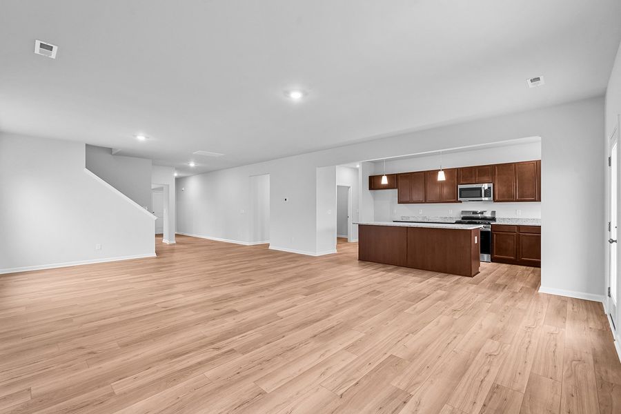 Image 42 of a home in Hanes Lake.