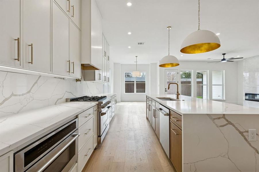 Furnished interior view inside a new home in , Farmers Branch (Image 12).