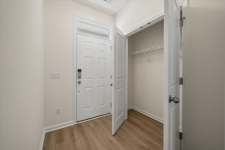 Spacious, unfurnished interior of a new home in The Landings at Montague, Goose Creek (Image 17).