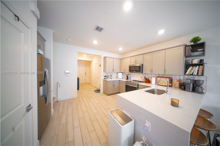 Furnished interior view inside a new home in , Pembroke Pines (Image 13).