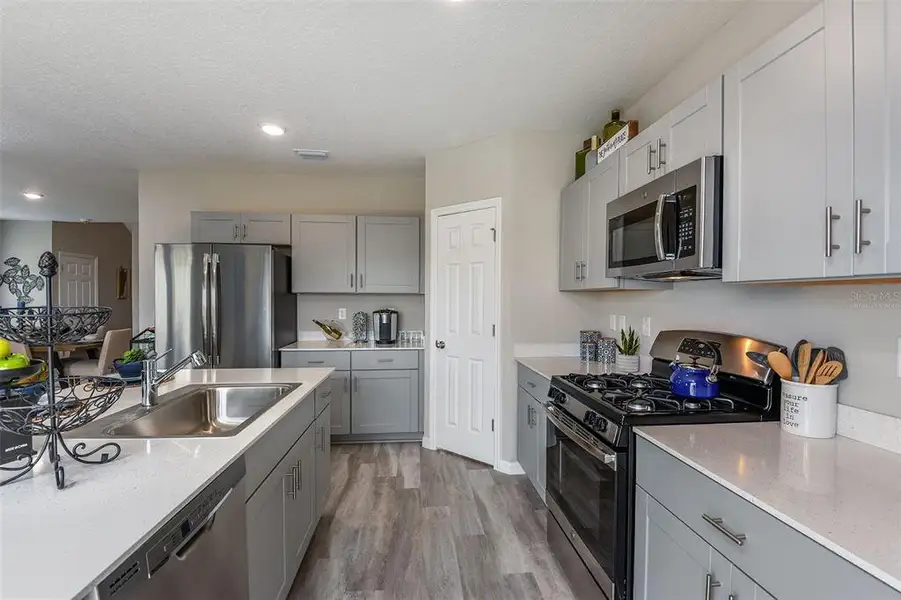 Furnished interior view inside a new home in Pasadena Ridge, Zephyrhills (Image 3).