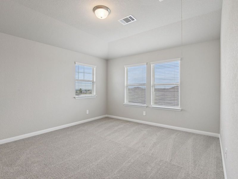 Spacious, unfurnished interior of a new home in Catalina, Converse (Image 27).
