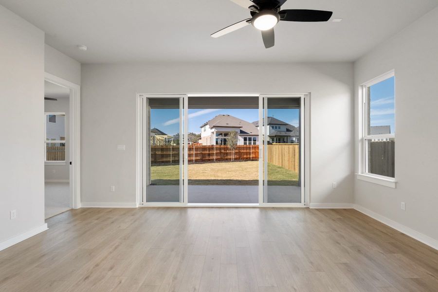 Spacious, unfurnished interior of a new home in Heritage, Dripping Springs (Image 16).