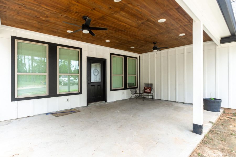 Exterior details and patio area of a home in , Livingston (Image 3).