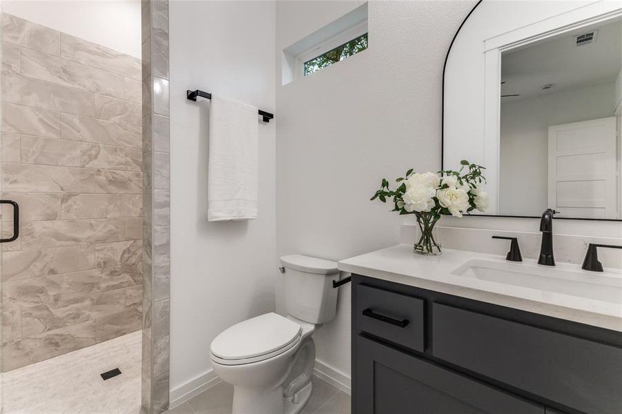 Furnished interior view inside a new home in , Kemp (Image 11).