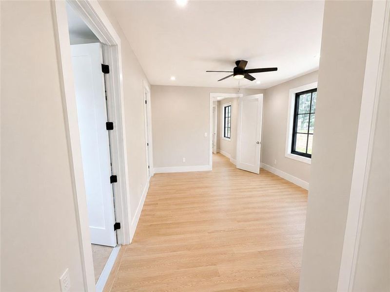 Spacious, unfurnished interior of a new home in , Alpharetta (Image 50).
