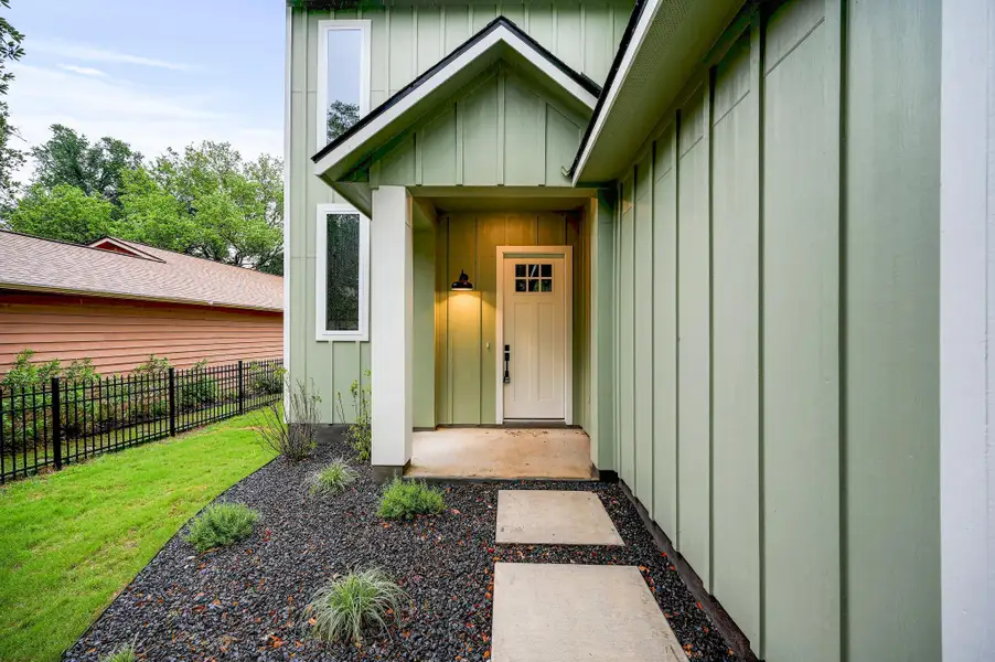 Exterior details and patio area of a home in , Wimberley (Image 3).