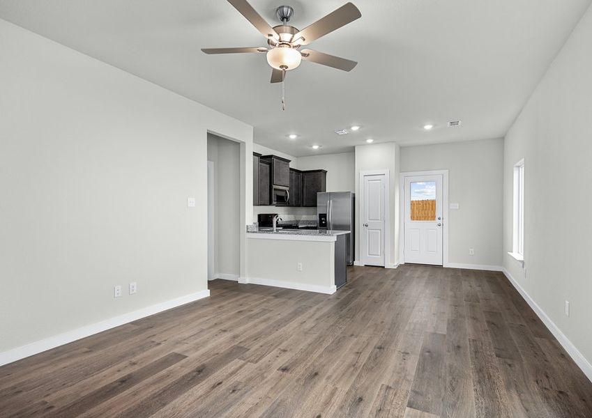 The kitchen, dining room and kitchen are all connected. The kitchen, dining room and kitchen are all connected.