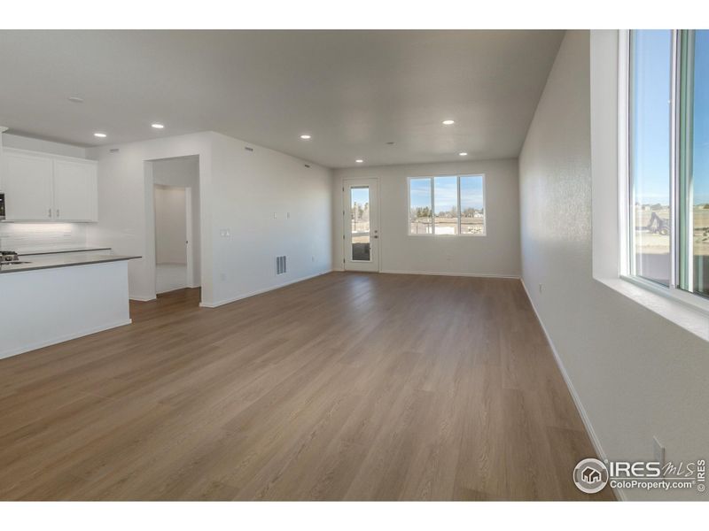 DINING AND GREAT ROOM