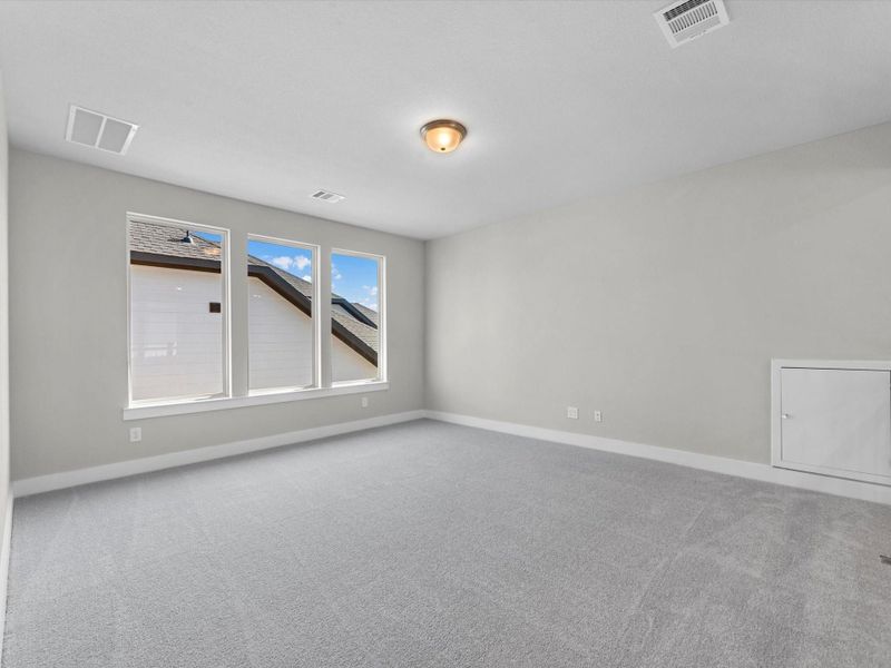 Spacious, unfurnished interior of a new home in Garden Glen at Clopton Farms, Montgomery (Image 17).