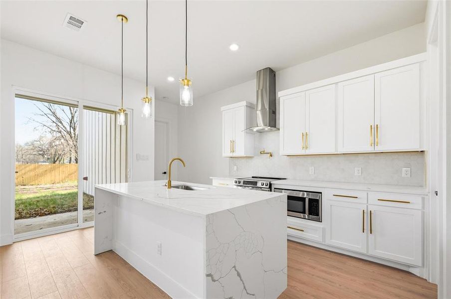 Furnished interior view inside a new home in , Dallas (Image 5).