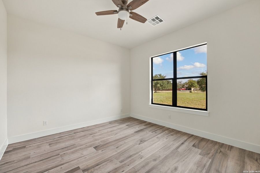 Spacious, unfurnished interior of a new home in , Floresville (Image 34).