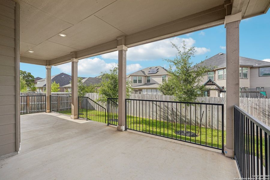 Image 44 of a home in Canyon Crest. Image 44 of a home in Canyon Crest.