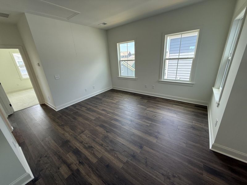Spacious, unfurnished interior of a new home in , Summerville (Image 12).